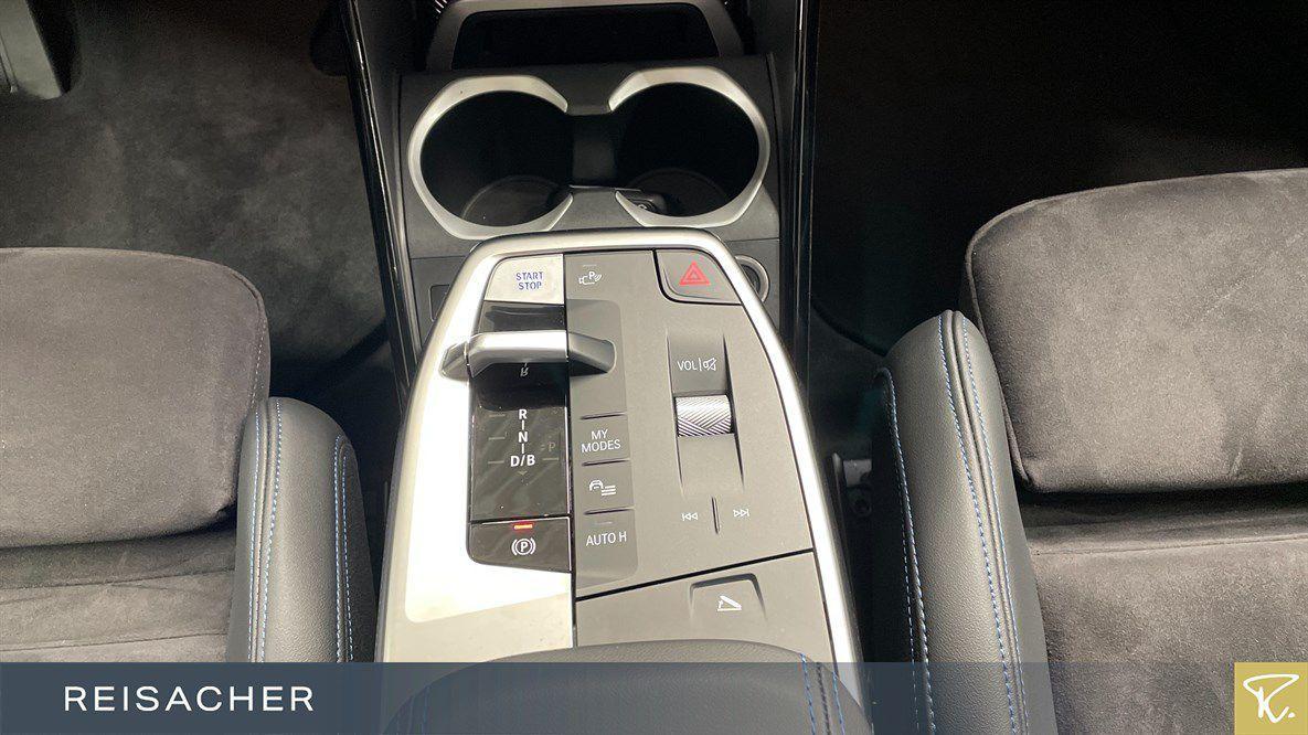 BMW iX1 xDrive30