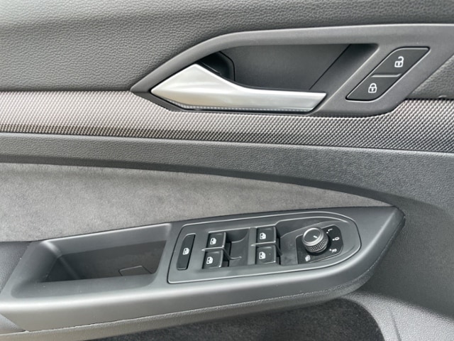 Volkswagen Golf 2.0 TSI DSG Golf VIII