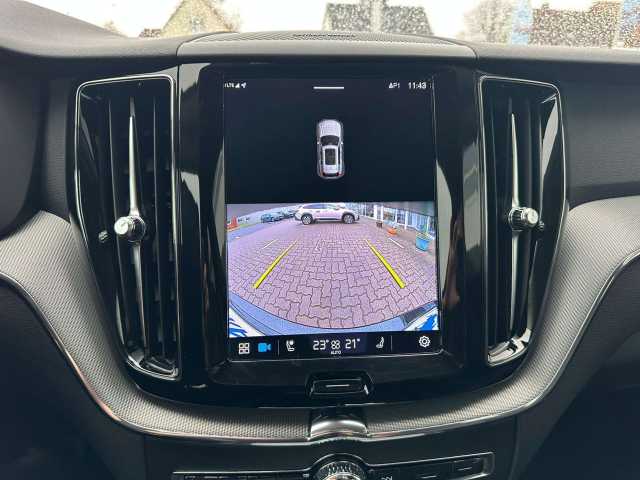 Volvo XC60 AWD Dark Plus