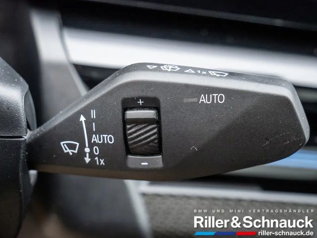 BMW 520 520i M-Sport Sedan