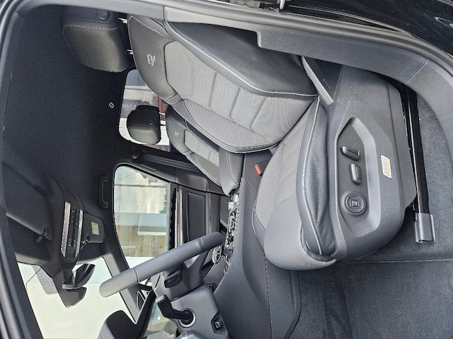 Volkswagen Touareg Touareg 3.0  R-L  DT210TDI A8A