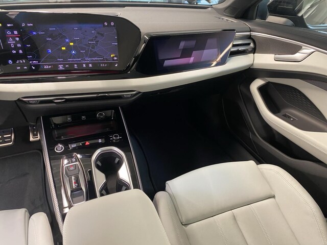 Audi A6 Avant Quattro S-Tronic