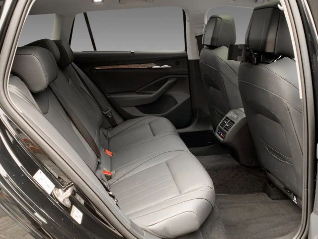 Skoda Superb 2.0 TDI Combi Laurin & Klement