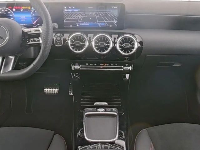 Mercedes-Benz A 180 AMG Line