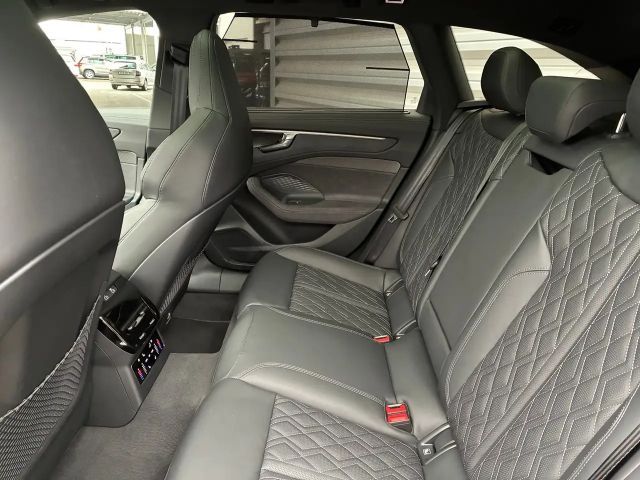 Audi A6 e-tron Quattro