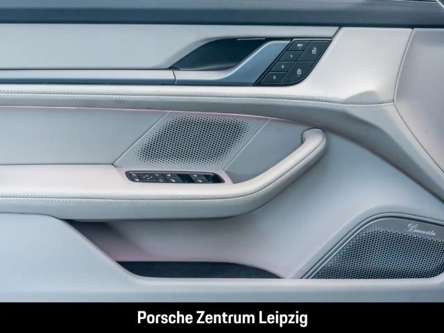 Porsche Taycan 4S Cross Turismo