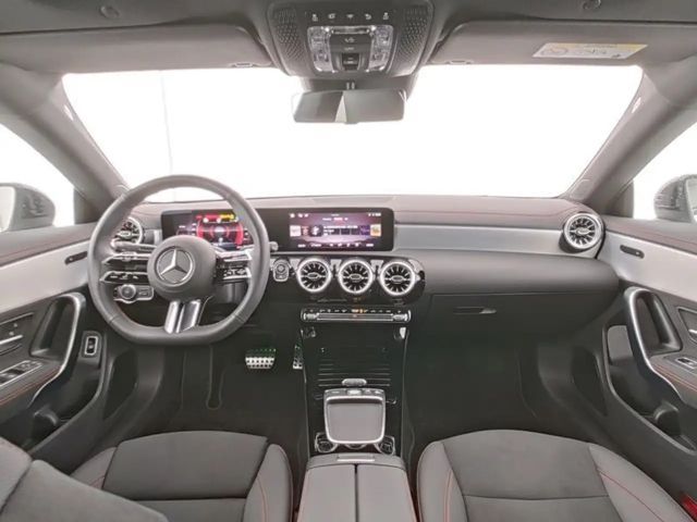 Mercedes-Benz CLA 200 AMG Line Coupé