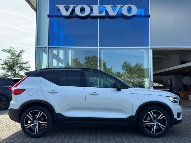 Volvo XC40 R-Design Recharge T5