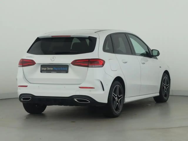 Mercedes-Benz B 250 AMG Line B 250 e