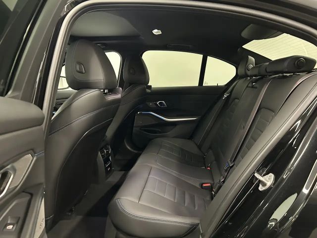 BMW 330 330d M-Sport Sedan xDrive