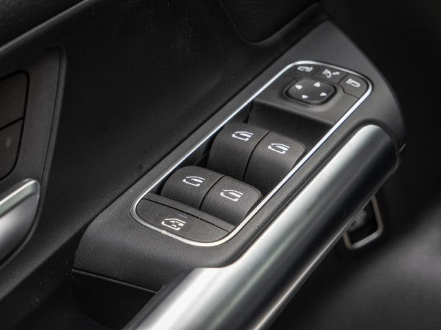 Mercedes-Benz B 200 Sedan