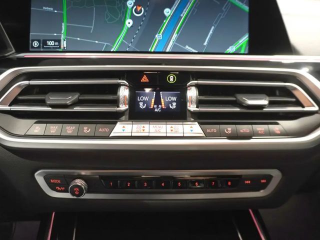 BMW X7 M50i