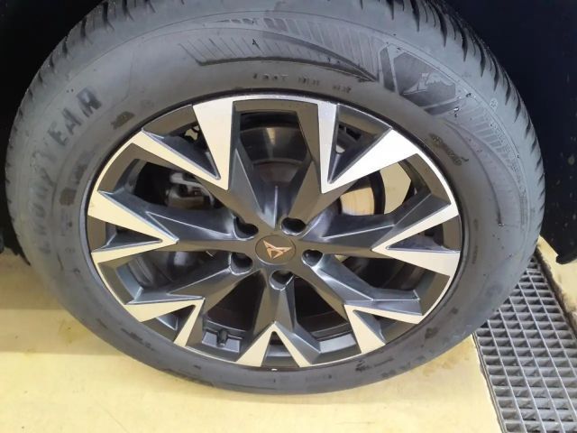 Cupra Terramar 1.5eTSI ACC+GJR+HeadUp+elHK+360KAM+KESSY Klima