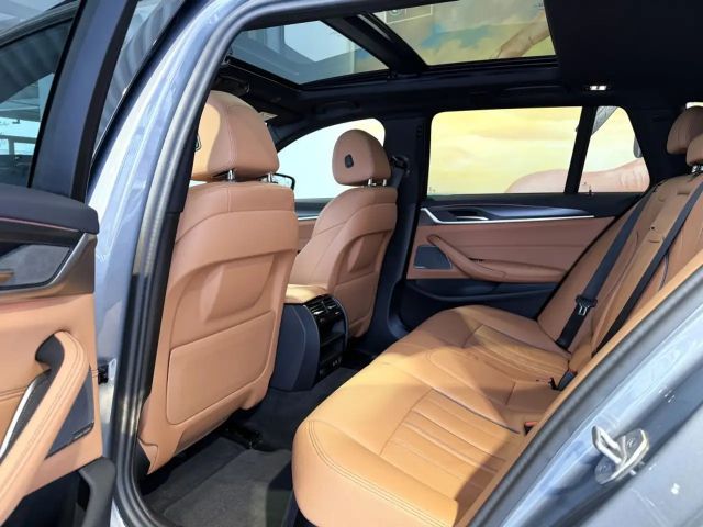 BMW 530 530i M-Sport Touring xDrive