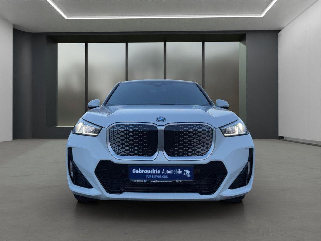 BMW iX1 xDrive30