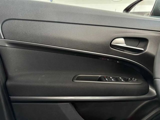 Fiat 600e (RED) LED, PDC, Apple CarPlay