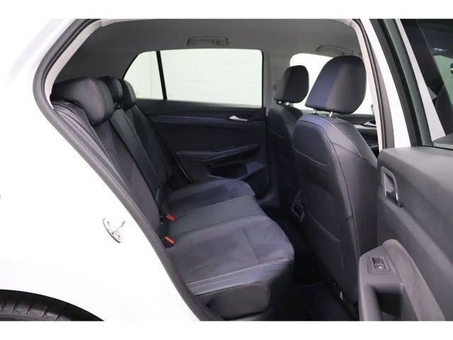 Volkswagen Golf 2.0 TDI DSG Golf VIII Style