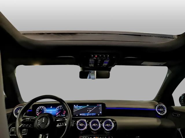 Mercedes-Benz CLA 200 AMG Line Coupé Premium