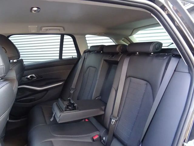 BMW 320 320e Touring