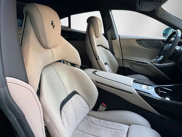 Ferrari Purosangue Celeste Met. - Panorama -Massage Sitze vorn