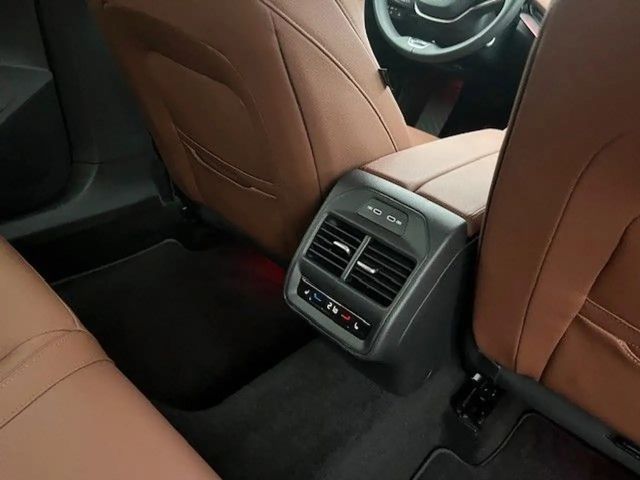 Skoda Superb 2.0 TDI Combi Laurin & Klement