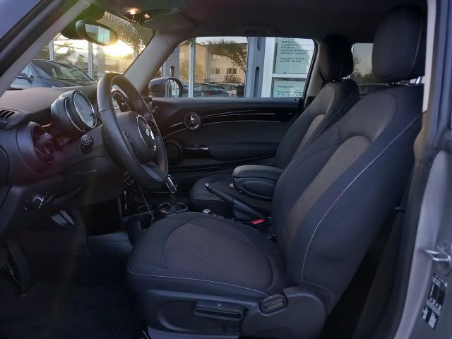 MINI Cooper Essential Trim Navi Connect Tempo DriveAss SHZ