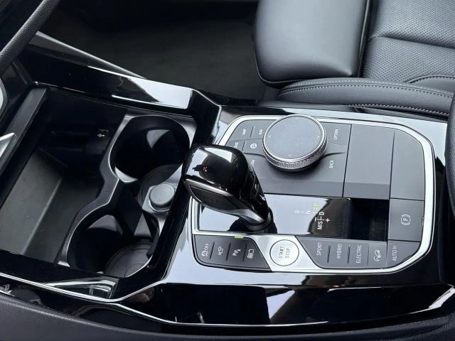 BMW X3 0e Sports.SurView Live-Navi HiFi DAB Park+