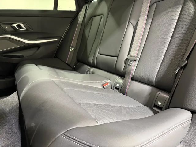 BMW 330 330d M-Sport Touring xDrive