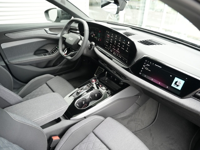 Audi A6 Avant Quattro S-Tronic