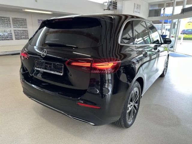 Mercedes-Benz B 180 Progressive Sedan