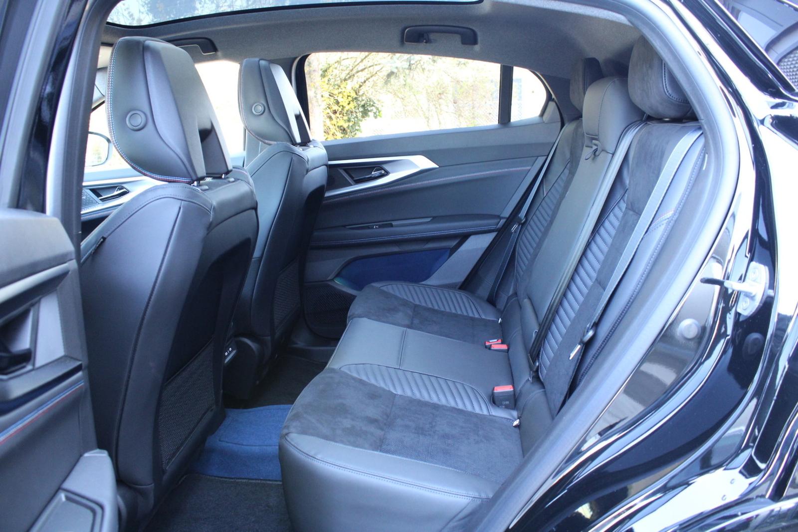 Renault Rafale 300 Plug-in Hybrid 4x4 Esp Alp mit AHK