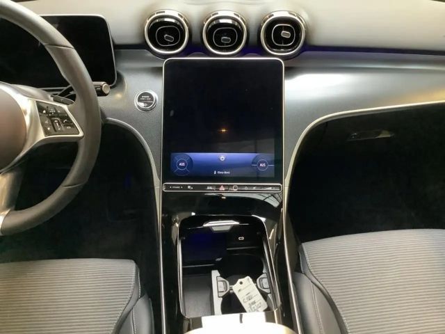 Mercedes-Benz C 180 AVANTGARDE Sedan