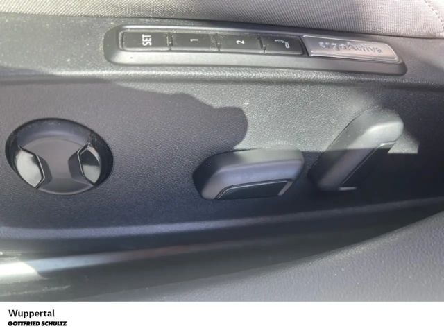 Volkswagen Golf 1.5 eTSI DSG