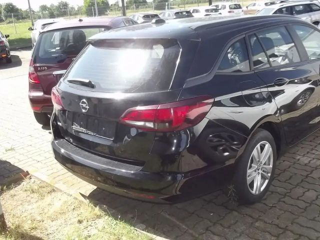 Opel Astra Edition Sports Tourer