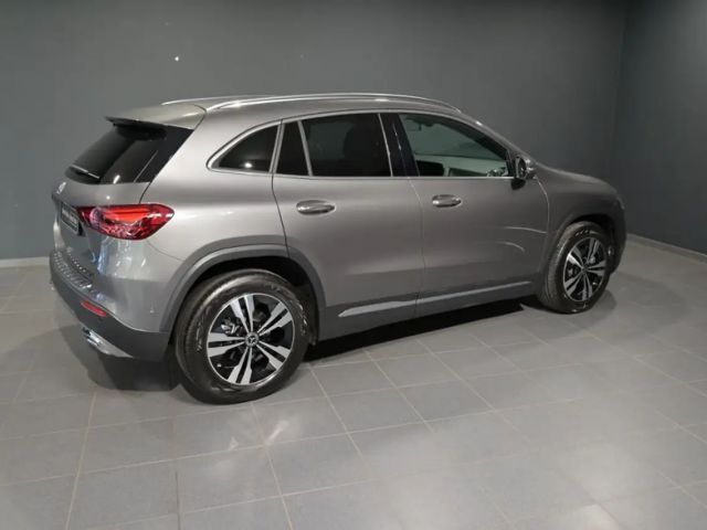 Mercedes-Benz GLA 180 Progressive