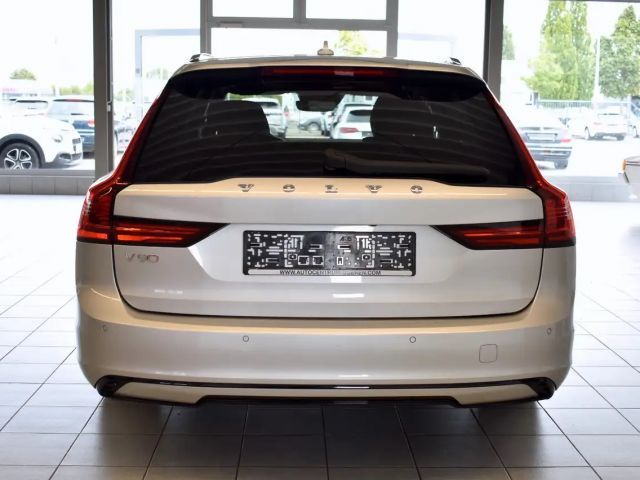 Volvo V90 R-Design