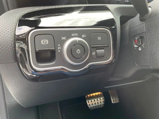 Mercedes-Benz CLA 200 AMG Line Coupé