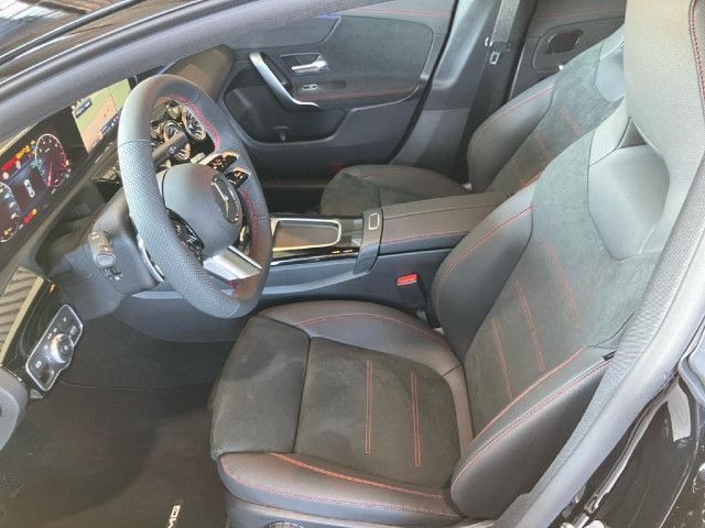 Mercedes-Benz CLA 180 AMG Line Coupé