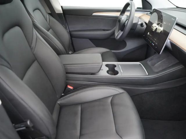 Tesla Model Y Performance