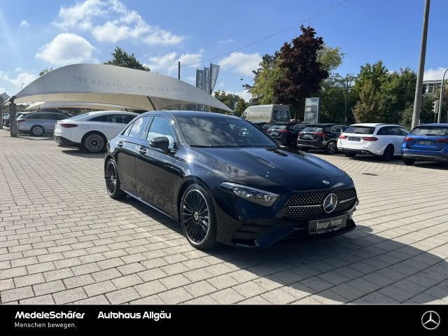 Mercedes-Benz A 220 A 220 d AMG Line