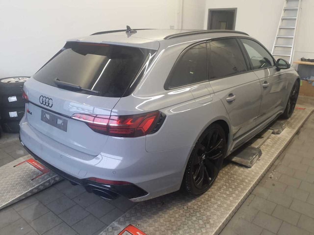 Audi RS4 Avant Quattro