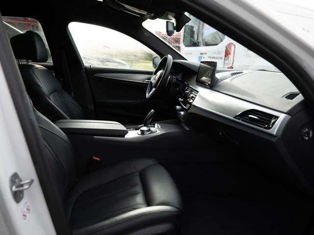 BMW 540 540d M-Sport Touring xDrive