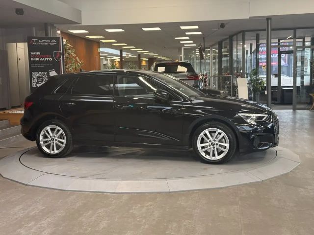 Audi A3 40 TFSI Hybride S-Line Sedan