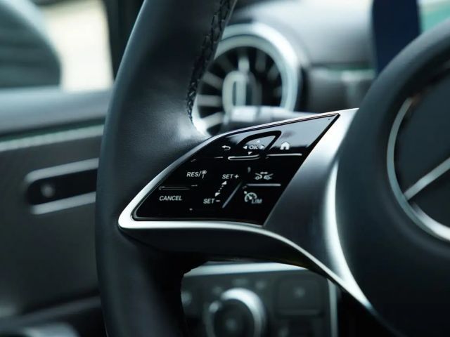 Mercedes-Benz A 180 Hatchback Progressive