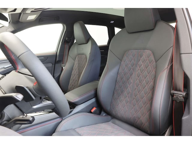 Audi A6 Avant Quattro S-Tronic