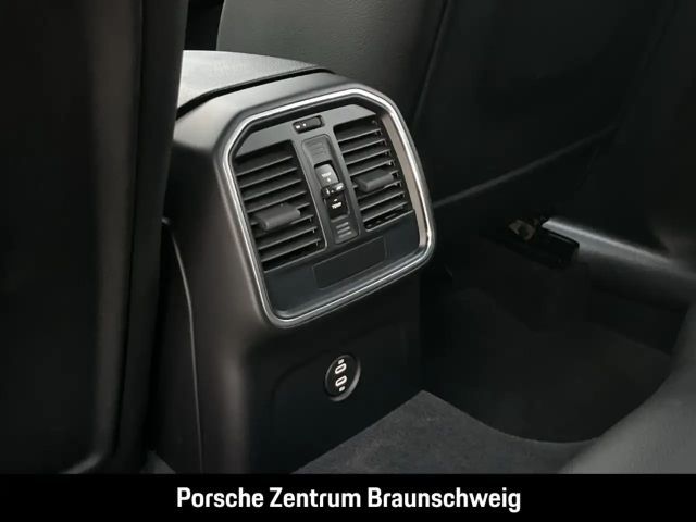 Porsche Macan BOSE Sportabgasanlage Panoramadach LED