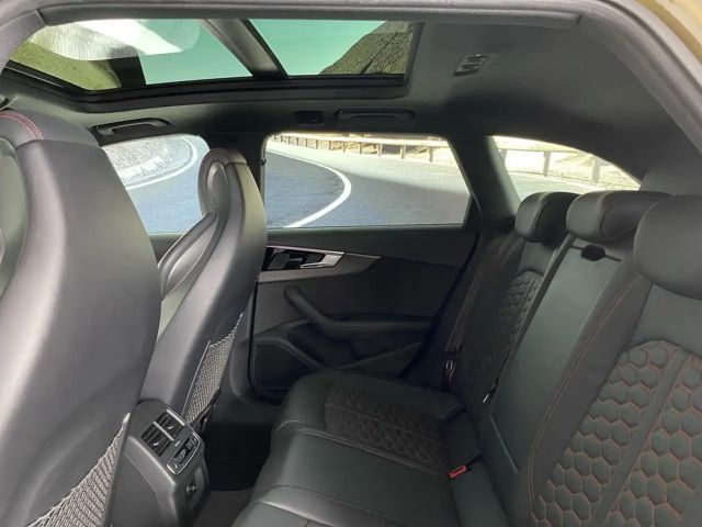 Audi RS4 Avant Quattro