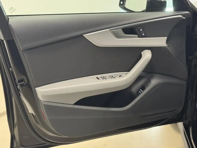 Audi A4 40 TDI S-Line Sedan