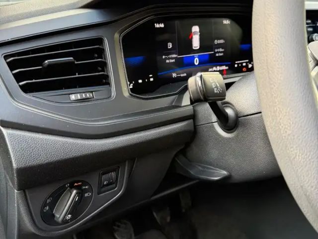 Volkswagen Polo VI Basis