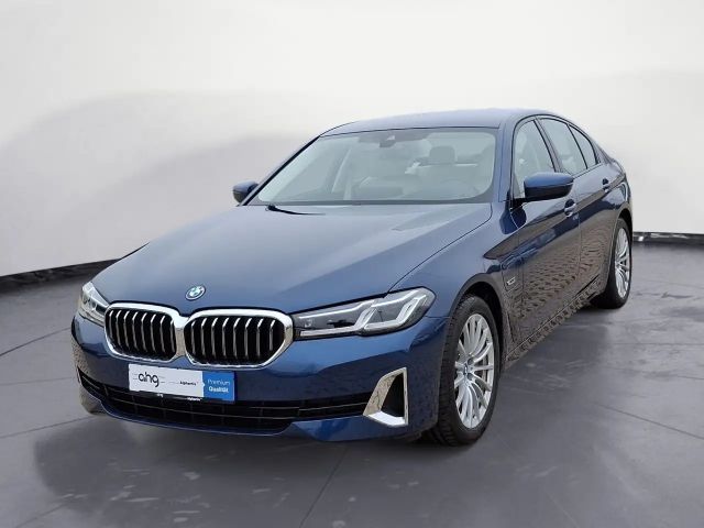 BMW 530 530e Luxury Line Sedan